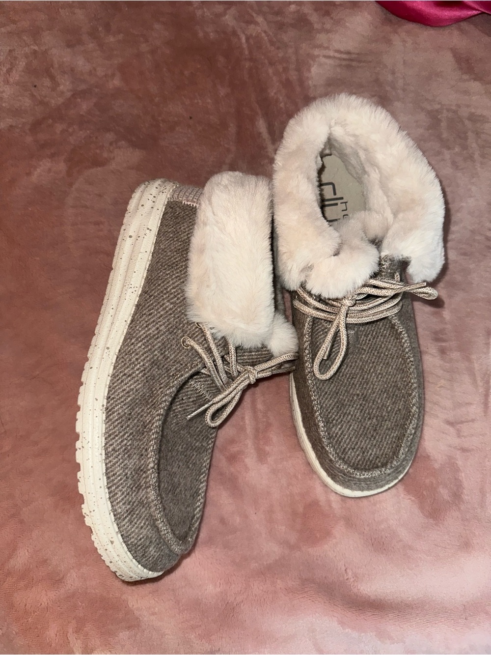 Women’s Hey Dude High Top Fur Sneakers size 9